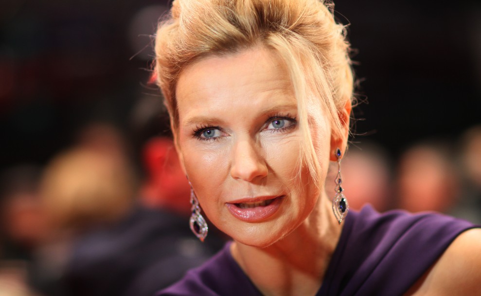 Veronica Ferres im Interview: Es will gekonnt sein, wenn Schauspielerinnen rülpsen. (Foto: shutterstock - Denis Makarenko,)