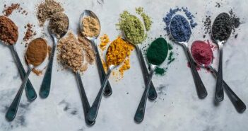 Superfood-Trend: Sind jetzt Gerstengras, Rotes Maca, Quinoa, Spirulina wertlos? ( Lizenzdoku: Shutterstock-Oleksandra Naumenko )