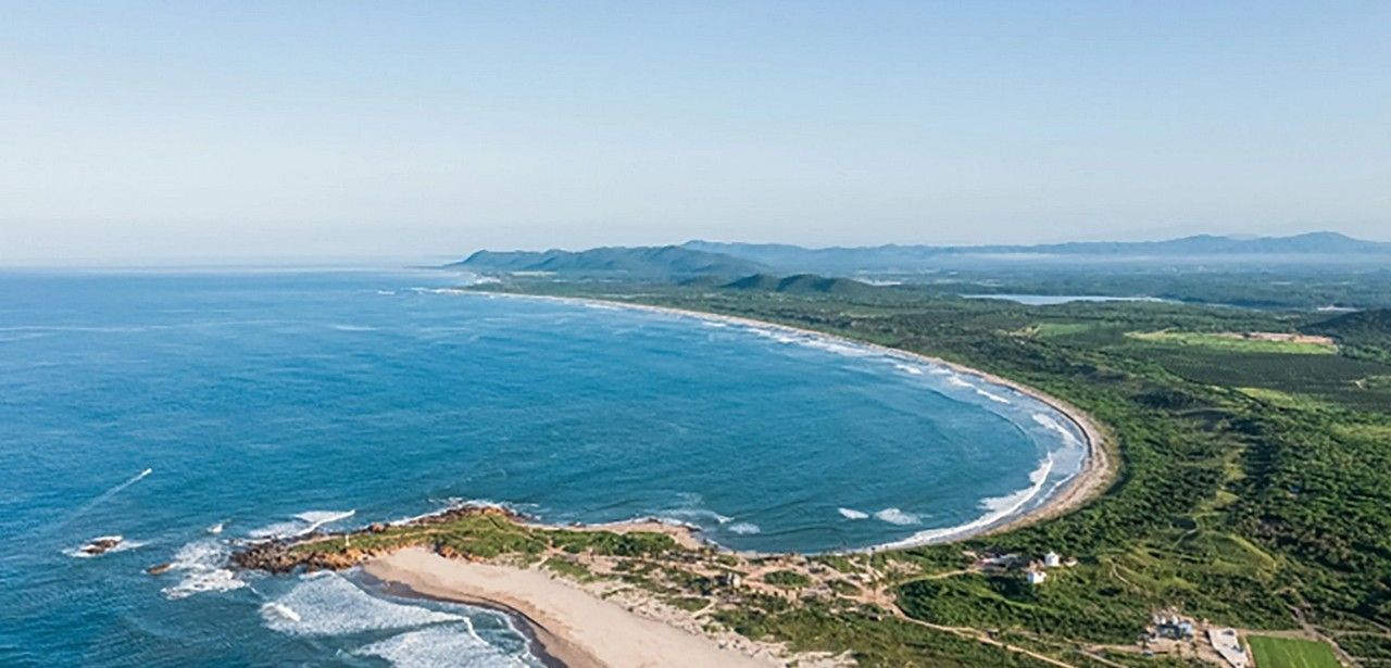 Entspannung und Naturerlebnisse an der "Fröhlichen Küste (Foto: Six Senses)