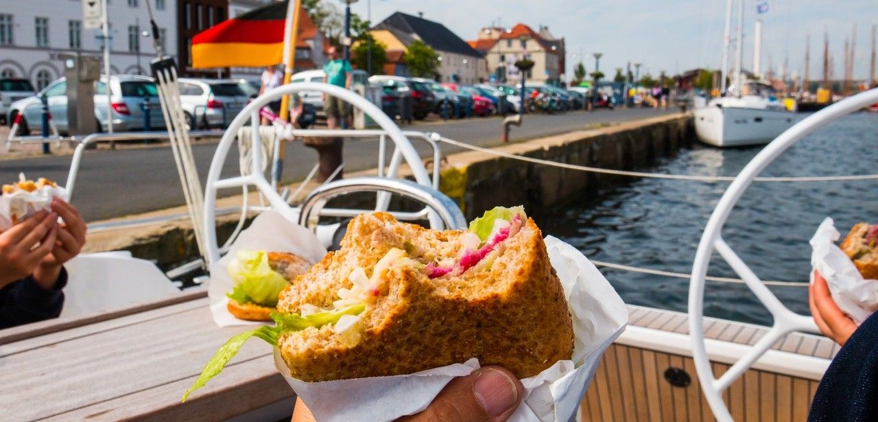 Gesunde Ernährung im Norden: Wunsch und Realität (Foto: AdobeStock - Alexander 488393301)